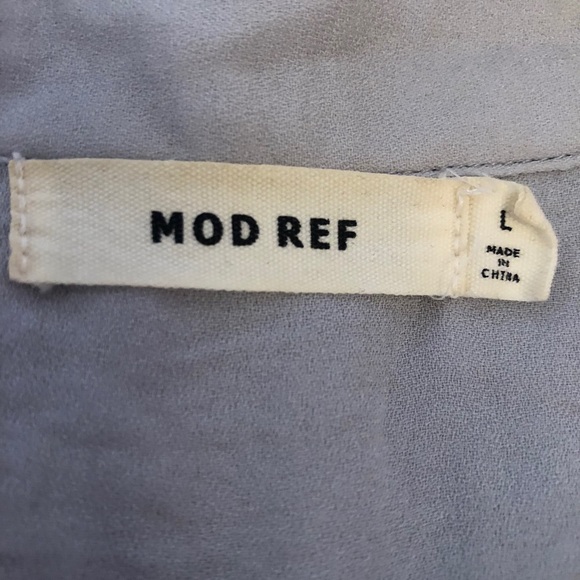 3 FOR $25//Grey short sleeve collared shirt - Picture 2 of 2